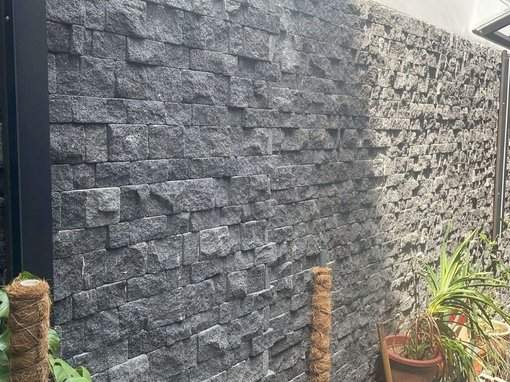 Batu Andesit untuk Dinding